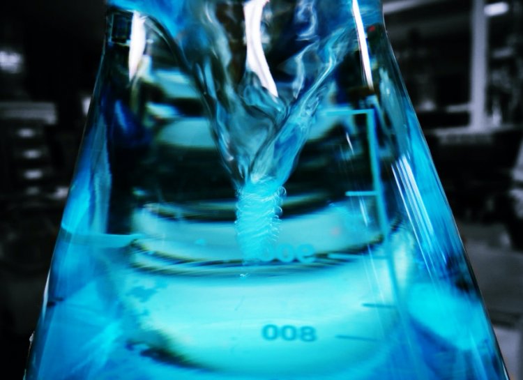 В РХТУ синтезировали катализаторы на основе молидбеновой сини. Фото: Nats Sitticus / Flickr