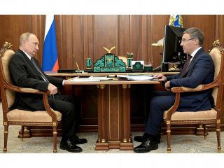 министр В. Фальков, президент В. Путин. Источник фото - сайт Минобрнауки