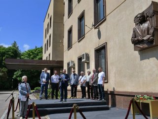 В Москве установили мемориальную доску в память о президенте АН СССР Гурии Марчуке. Фото: Управление пресс-службы РАН