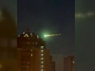 Скриншот видео пролета космического объекта, 27.10.2025 г. Источник: ТАСС / Reuters / Scopal