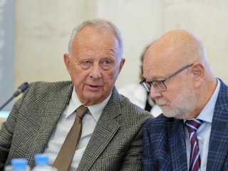 Президиум РАН заслушал доклады лауреатов Государственных премий в области науки и технологий 2025 г. Источник фото: Российская академия наук