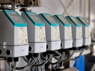 Контрольно-измерительные приборы пилотной установки обратного осмоса. Фото: Олег Вечер / предоставлено пресс-службой СКФУ