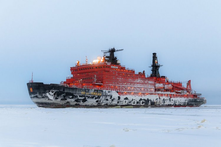 Атомный ледокол «50 лет Победы», проводка каравана. Фото: Дмитрий Лобусов/Атомфлот
