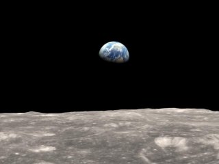 Земля и Луна образованы из похожих материалов