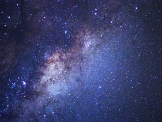 Вселенная расширяется с одинаковой скоростью во всех направлениях