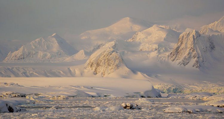 Экстремальные осадки являются основным источником снежного покрова Антарктиды