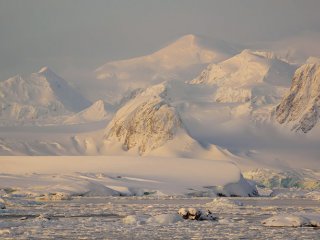 Экстремальные осадки являются основным источником снежного покрова Антарктиды