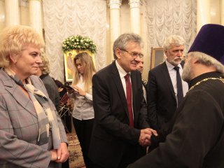 В РАН проходит церемония вручения Макариевских премий…