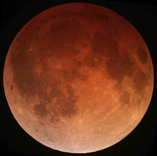 https://commons.wikimedia.org/wiki/File:Lunar_eclipse_October_8_2014_California_Alfredo_Garcia_Jr_mideclipse.JPG#file