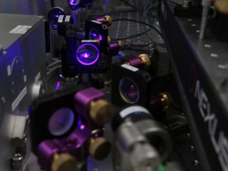 Ученые физического факультета МГУ показали свои разработки в преддверии фестиваля NAUKA 0+. Фото: Ольга Мерзлякова / «Научная Россия»