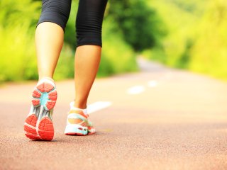 Какие прогулки полезнее для здоровья? Фото: ru.123rf.com