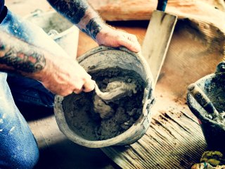 rawpixe/https://ru.123rf.com/free-photo_103996642_handyman-prepare-cement-use-for-construction.html