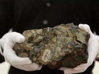 Ученые РФ совместно с коллегами из-за рубежа обнаружили неизвестную на Земле форму углерода в Челябинском метеорите