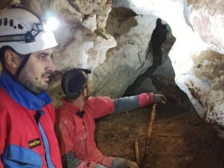 Сотрудник УрФУ и УрО РАН Дмитрий Гимранов принимал участие в раскопках в пещерах Дальнего Востока. Фото: Дмитрий Гимранов.