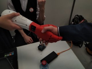 Студенты НГТУ НЭТИ разработали прототип протеза руки