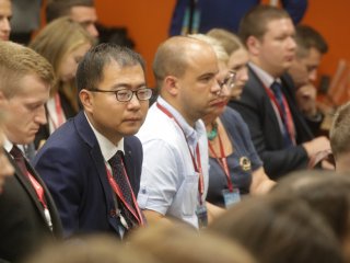 Сергеев встретился с лидерами международных молодежных организаций…