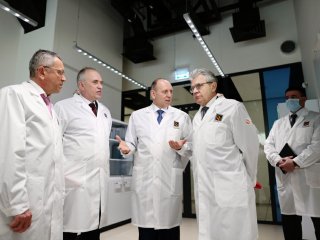 Глава РАН посетил единственный в России комплекс для натурных испытаний труб…