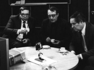 «Очевидное — невероятное» с А.А. Кокошиным (слева) и Р.З. Сагдеевым. Источник: архив журнала «В мире науки»