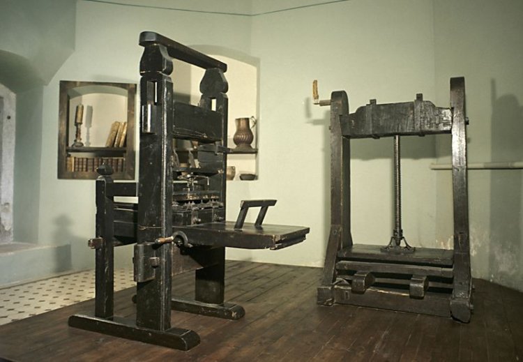 Самый ранний печатный станок (XVII в.), сохранившийся до нашего времени. Хранится в музее Ивана Федорова