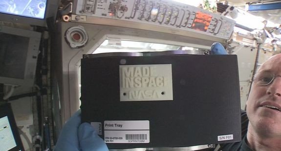 3D-принтер напечатал первую деталь на космической орбите