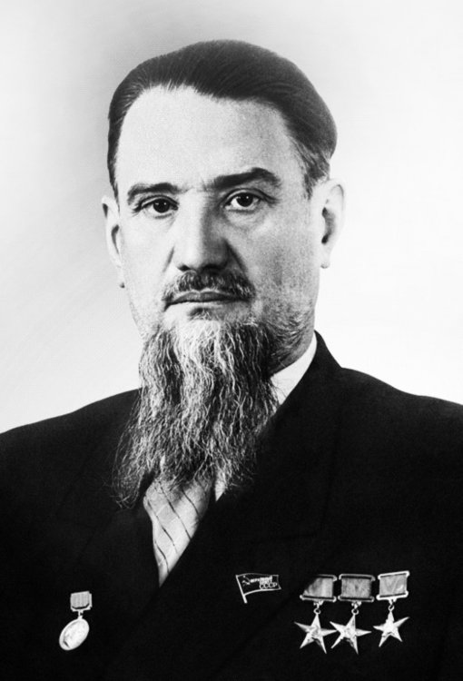 Игорь Васильевич Курчатов