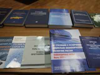 Академик Роберт Нигматулин выступил в Институте океанологии РАН в честь своего юбилея. Фото: Ольга Мерзлякова / «Научная Россия»