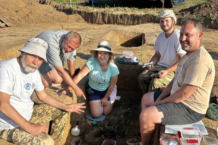 Участники раскопок на 2-м Звягинском могильнике.