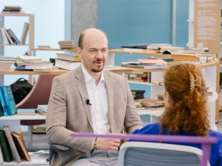 Натрий-ионные аккумуляторы: зарождение отрасли. Интервью с замдиректора Центра энергетических технологий Сколтеха Станиславом Федотовым. Фото: Ольга Мерзлякова / «Научная Россия»