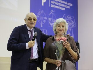 100 лет тактику космического дела Григорию Чернявскому. Фото: Ольга Мерзлякова / Научная Россия