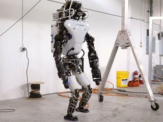 Google представил обновленного робота Atlas