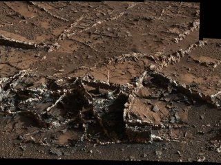 Curiosity нашел на Марсе минеральные жилы