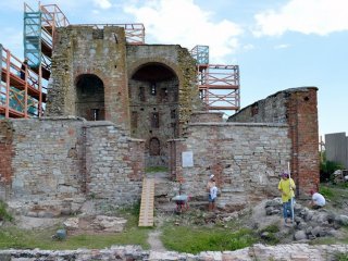 Археологи завершат раскопки "русского Парфенона" в Великом Новгороде в 2017 году