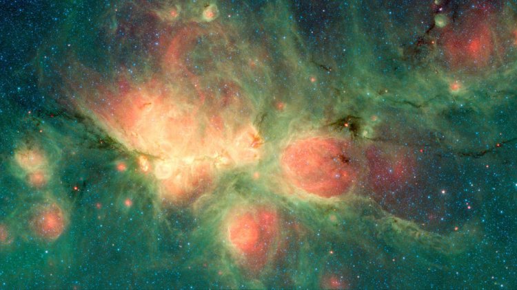 NASA опубликовало изображение космических «пузырей» в туманности Кошачья Лапа
