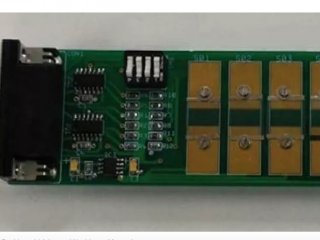 © Фото : Sonia Freddi et al / Advanced Healthcare Materials Плата матрицы "электронного носа" из восьми датчиков