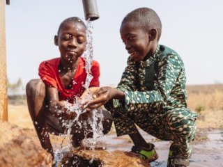 Мобильный, недорогой инструмент для обнаружения мышьяка в воде. Фото: Mahesh Kumar / IOP Publishing