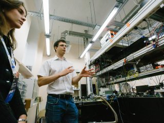Вселенная квантовых вычислений: ФИАН и «Росатом» познакомили журналистов с технологиями будущего. Фото: Ольга Мерзлякова / «Научная Россия»