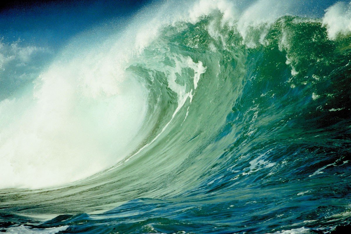 Волна цунами: изображения без лицензионных платежей