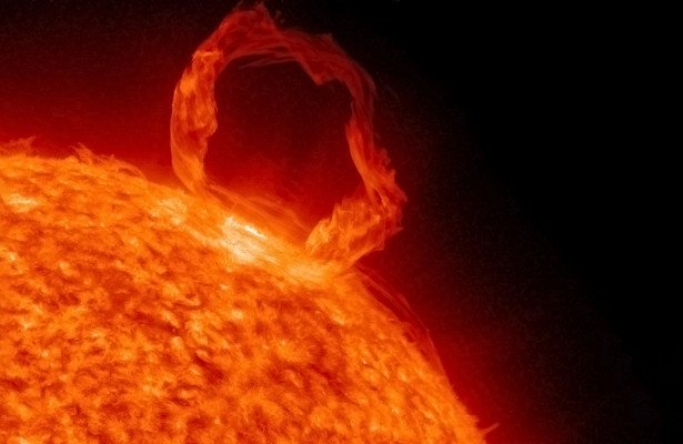 Ученые Сколтеха совместно с коллегами из-за рубежа разработали метод измерения ударных волн, рождающихся на Солнце