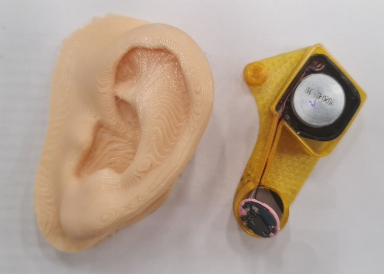 Внешний и внутренний компоненты протеза уха. Источник: пресс-служба ПНИПУ