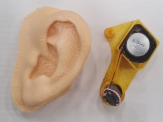 Внешний и внутренний компоненты протеза уха. Источник - пресс-служба ПНИПУ