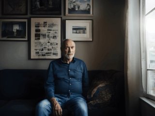 Ушел из жизни историк и литературовед Леонид Баткин. Источник: ИИ-сгенерированное изображение / Фотобанк123RF