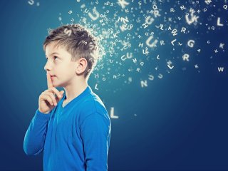 Как мозг извлекает слова во время речи? Фото: ru.123rf.com