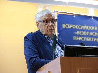 Всероссийская конференция «Безопасность человека как глобальный вызов современности: перспективы применения медицинских газов и газовых смесей». Фото: Елена Либрик / «Научная Россия»