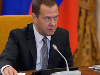 Медведев утвердил перечень вузов с правом присуждать ученые степени