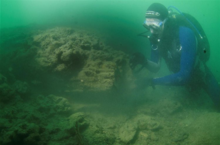 Под водой обнаружено место строительства лодок каменного века