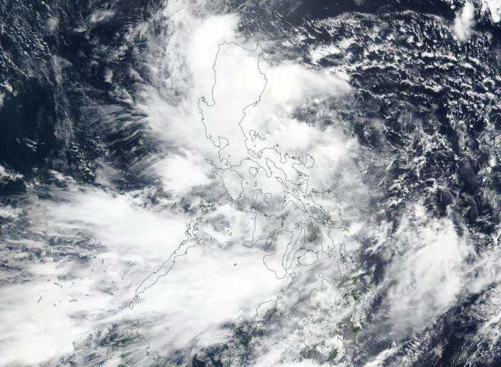 Спутник НАСА НОАА отслеживает тропическую депрессию Podul в Филиппинах