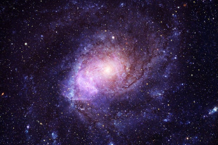 Гамма-всплеск от звезды на расстоянии около 50 тыс. световых лет. Источник фото - ru.123rf.com