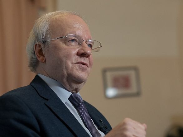 Просветительство или пропаганда? Академик Хохлов