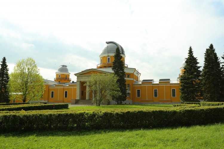 Главное здание Пулковской обсерватории. Фото: архив «Научной России»