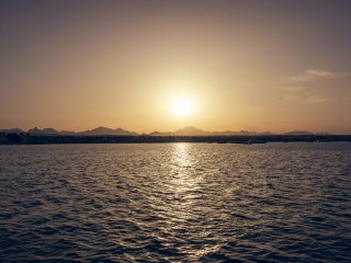 От континентального рифтинга к океаническому спреду. Фото: Kilian Karger on Unsplash